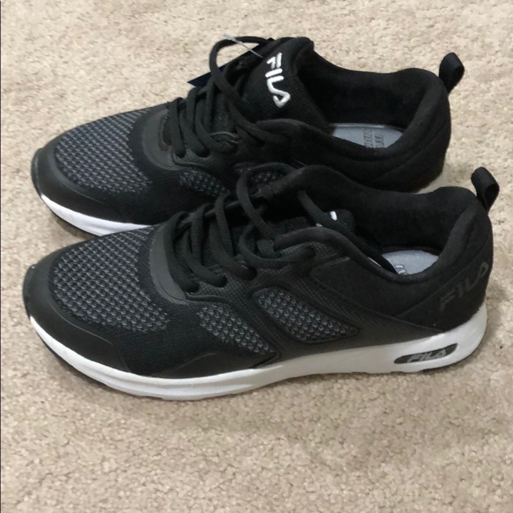 Fila memory foam women sneakers black size 6 - Picture 1 of 2